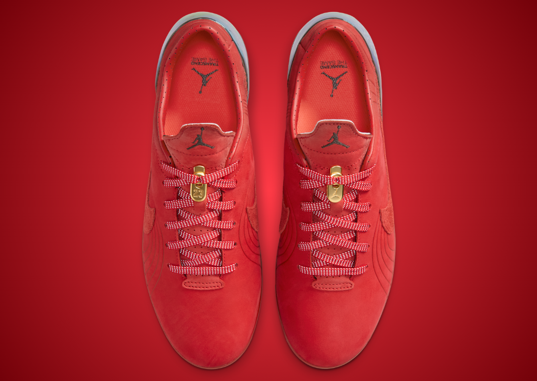 Jordan x Nike Cryoshot Mercurial Vapor 1 above