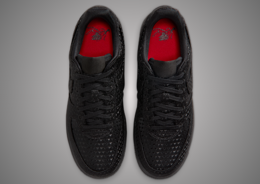 Nike Air Force 1 Low Valentine's Day Triple Black - Top