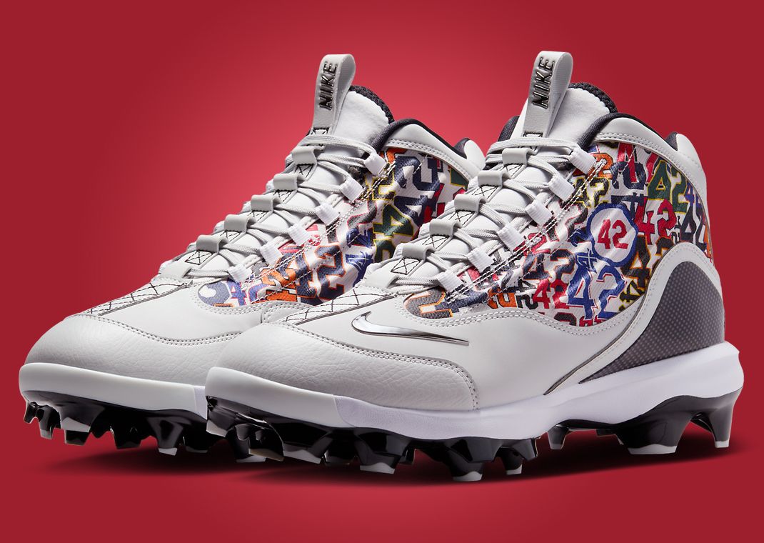 Jackie Robinson is Honored on The Nike Griffey 2 MCS Cleat display picture 1