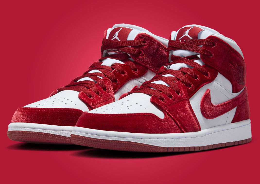 Air Jordan 1 Mid Red Velvet (W)