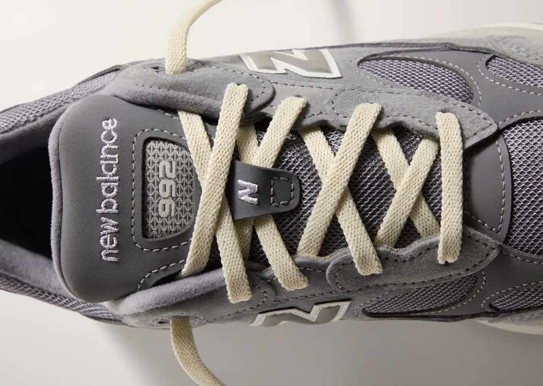 Kith x New Balance 992 - Detail