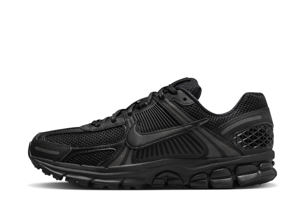 Nike Zoom Vomero 5 Triple Black Lateral