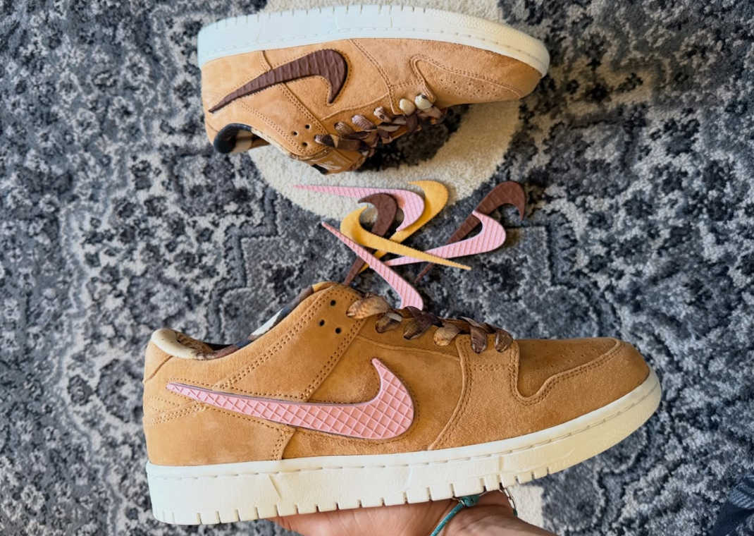 NOTE Manchester x Nike SB Dunk Low Lateral