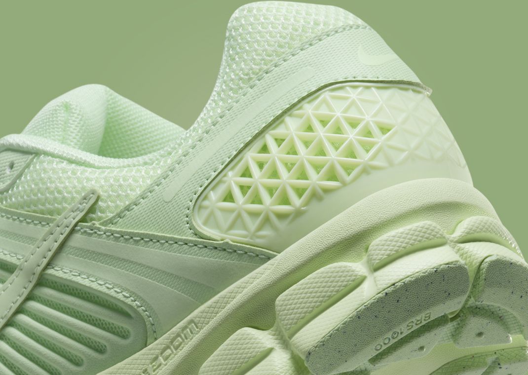 Nike Zoom Vomero 5 Vapor Green Heel