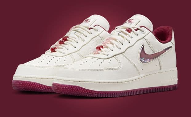 Nike Air Force 1 Low Valentine's Day Glitter Swoosh (W)