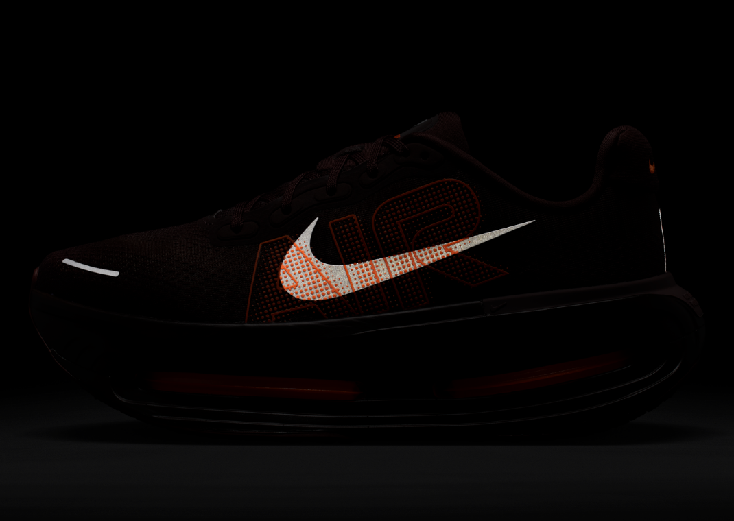 Renegade x Nike Vomero Premium - Detail