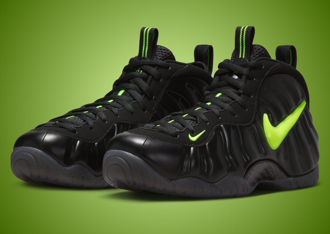 Nike Air Foamposite Pro Voltage - Angle