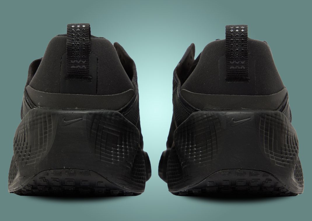 Nike AVA Rover Triple Black Heel