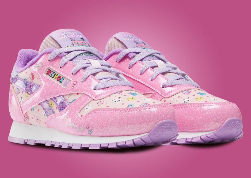 Gabby’s Dollhouse x Reebok Classic Leather Step N' Flash 2.0 (PS) Angle