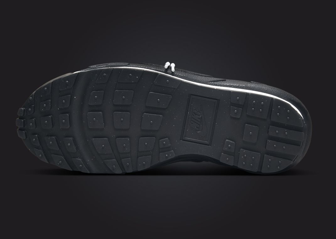 sacai x Nike Magmascape Black Outsole