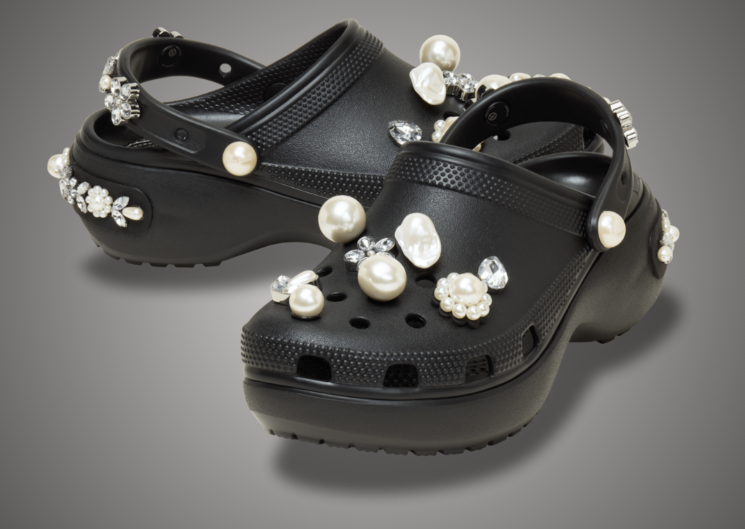Simone Rocha x Crocs Classic Clog Black - Angle