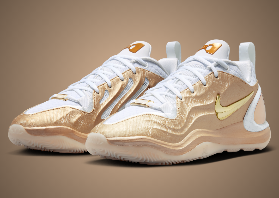 Nike A'Two Gold Standard - Angle
