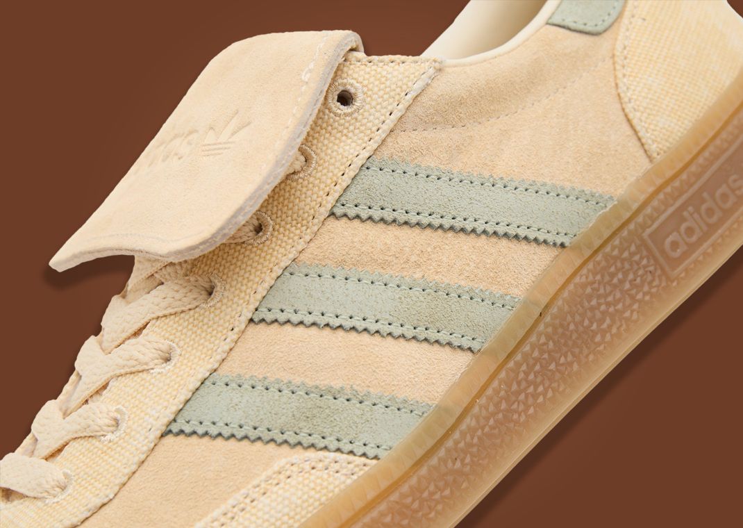 size x adidas Handball Spezial LT Tan Midfoot Detail