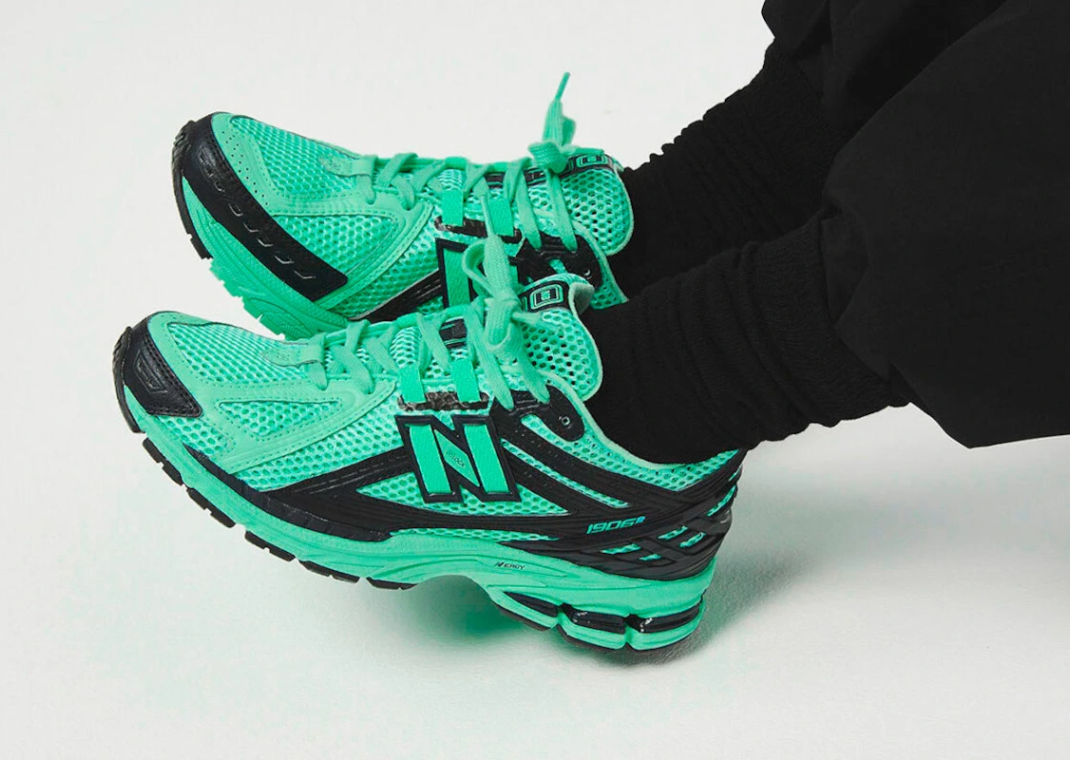 size? x New Balance 1906R "Green Black"