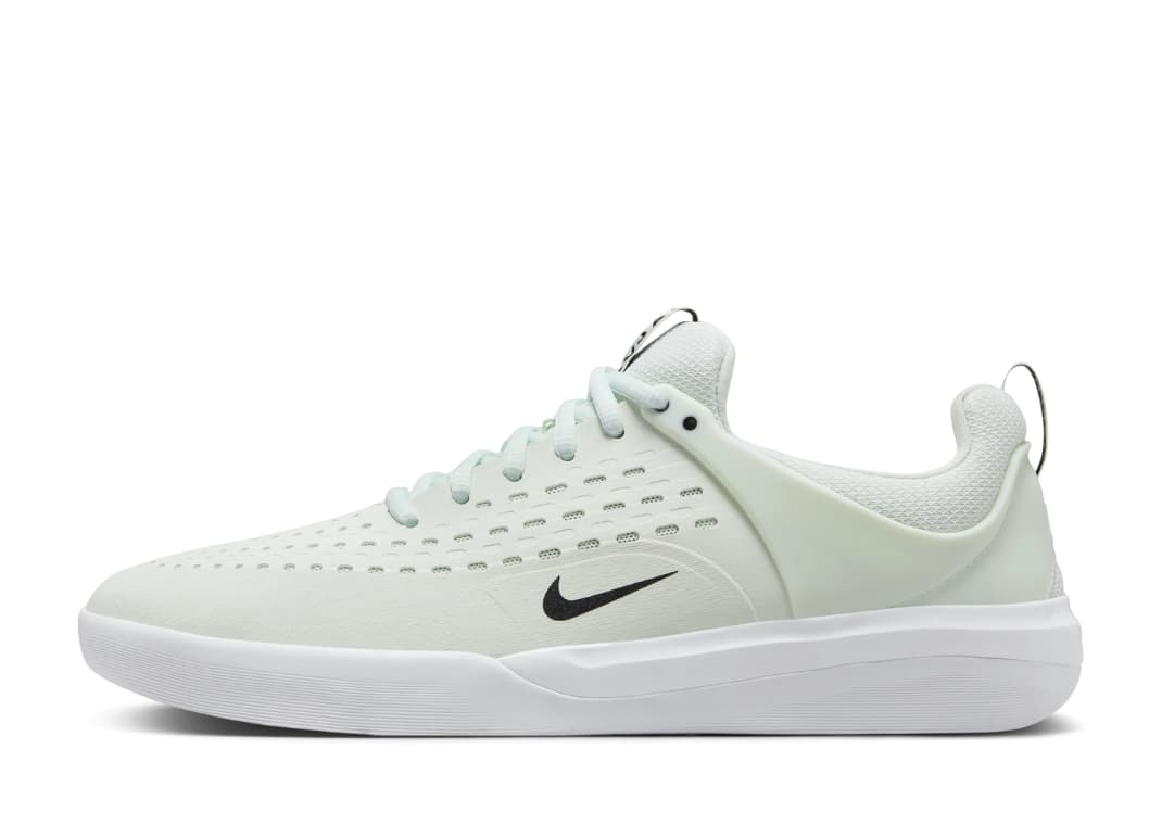 Nike SB Zoom Nyjah 3 Barely Green Lateral