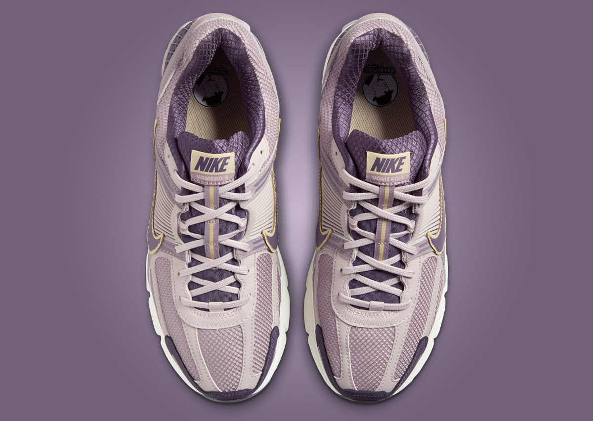 Nike Zoom Vomero 5 Platinum Violet Team Gold Top