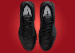 Nike Shox NZ Triple Black - Top