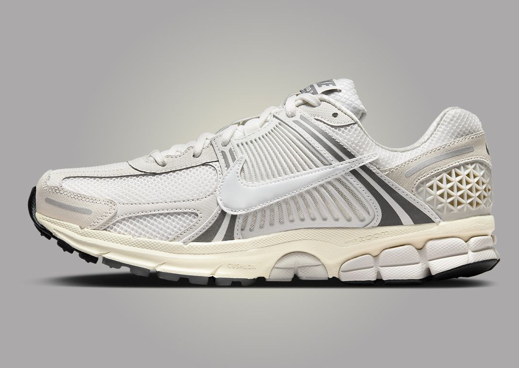 The Nike Zoom Vomero 5 Platinum Tint Photon Dust Releases The Nike Zoom Vomero 5 Platinum Tint Photon Dust Releases