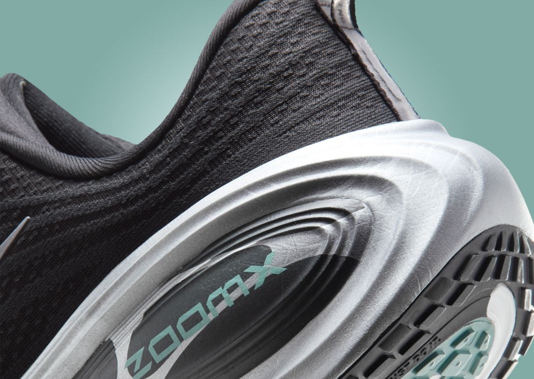 Nike Vomero Plus Anthracite Zebra