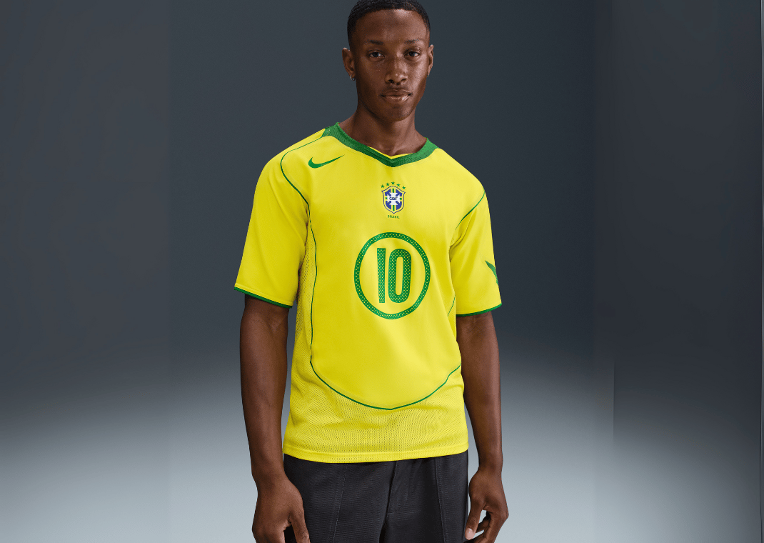 Ronaldinho Brazil 2004 Total 90 Reissue Men's Nike Soccer Replica Jersey