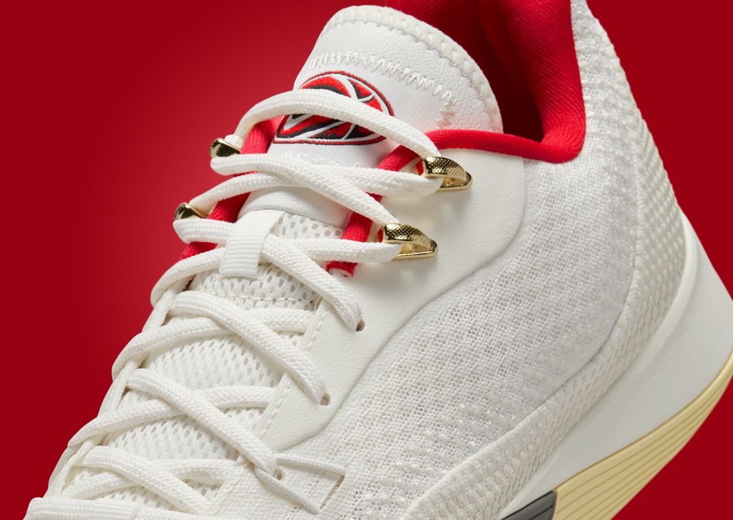 Nike S.T. Flare Pure Platinum Detail