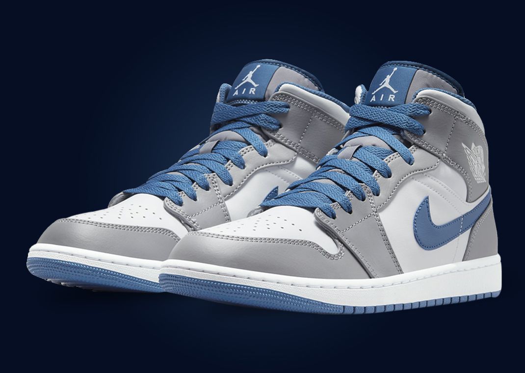 Air Jordan 1 Mid True Blue