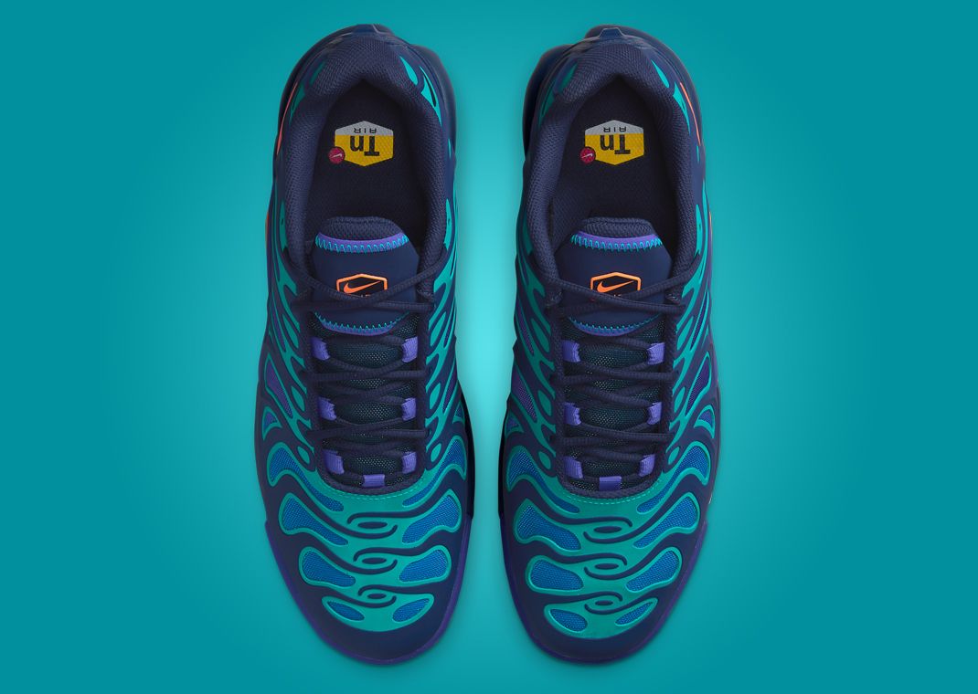 Nike Air Max Plus Drift Midnight Navy Total Orange Top