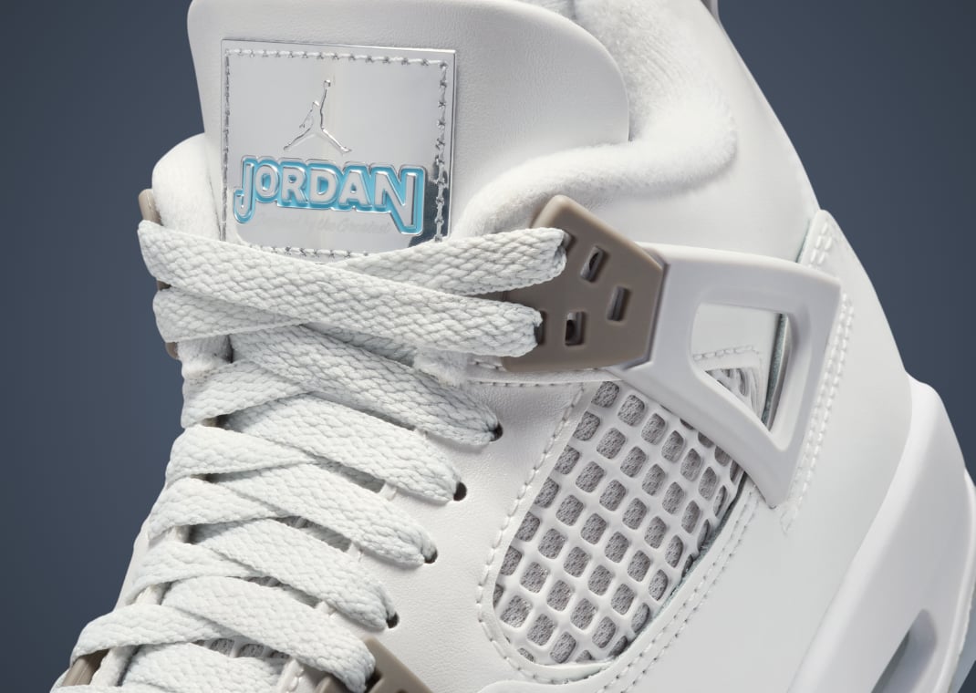 Air Jordan 4 Retro GS Photon Dust Blue Chill