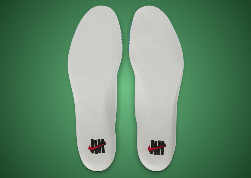 Undefeated x Nike Air Max 95 OG Big Bubble Sail Gorge Green Insole