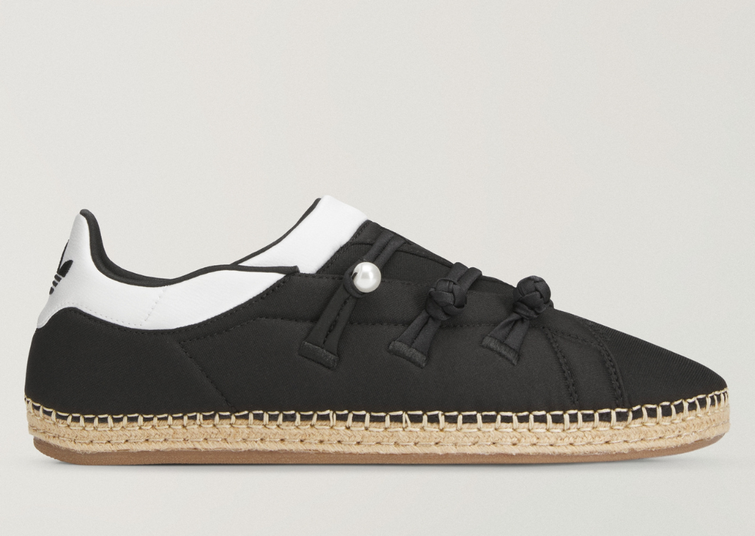 CLOT x adidas Qi Flow Black - Lateral