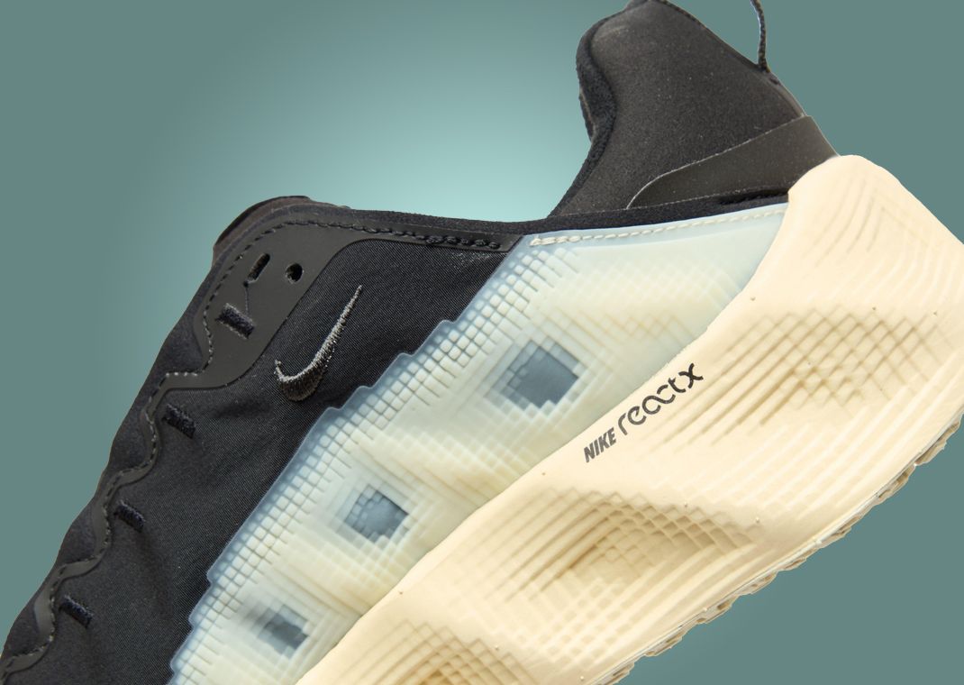 Nike AVA Rover Black Muslin Detail