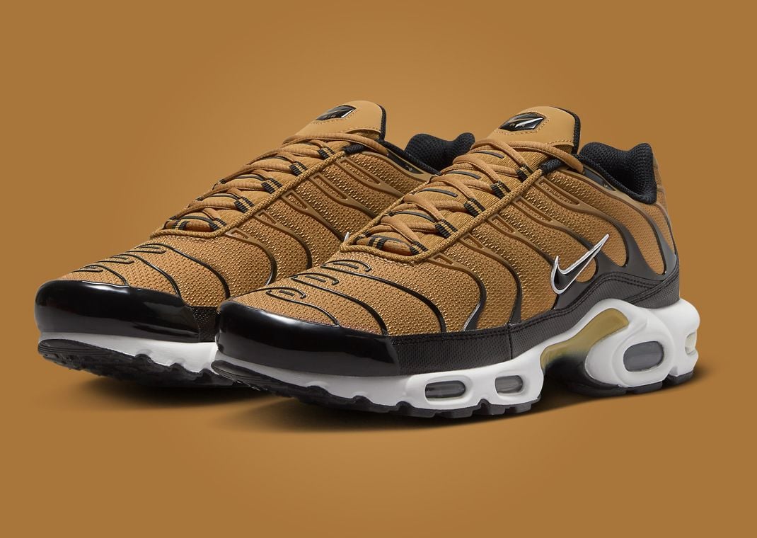 Nike Air Max Plus Golden Harvest Black