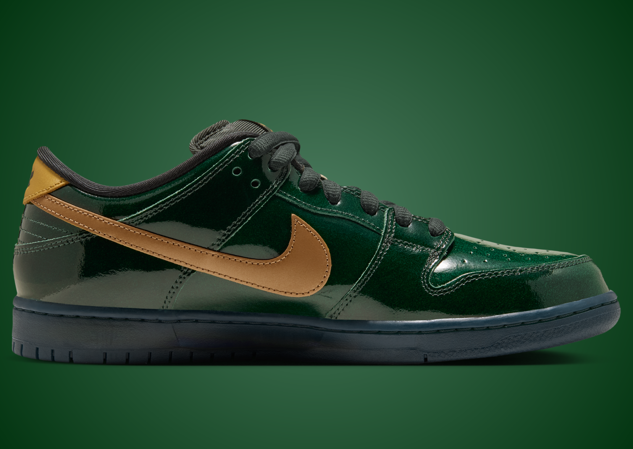 Nike SB Dunk Low Champagne - Medial