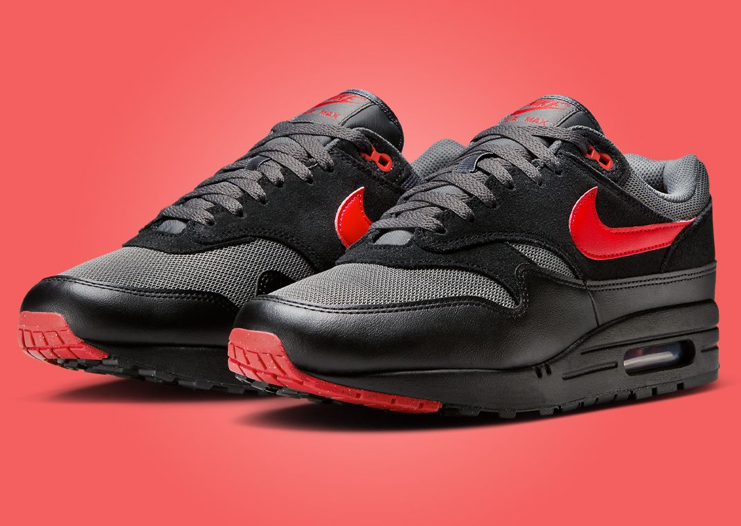 air max 1 black and red