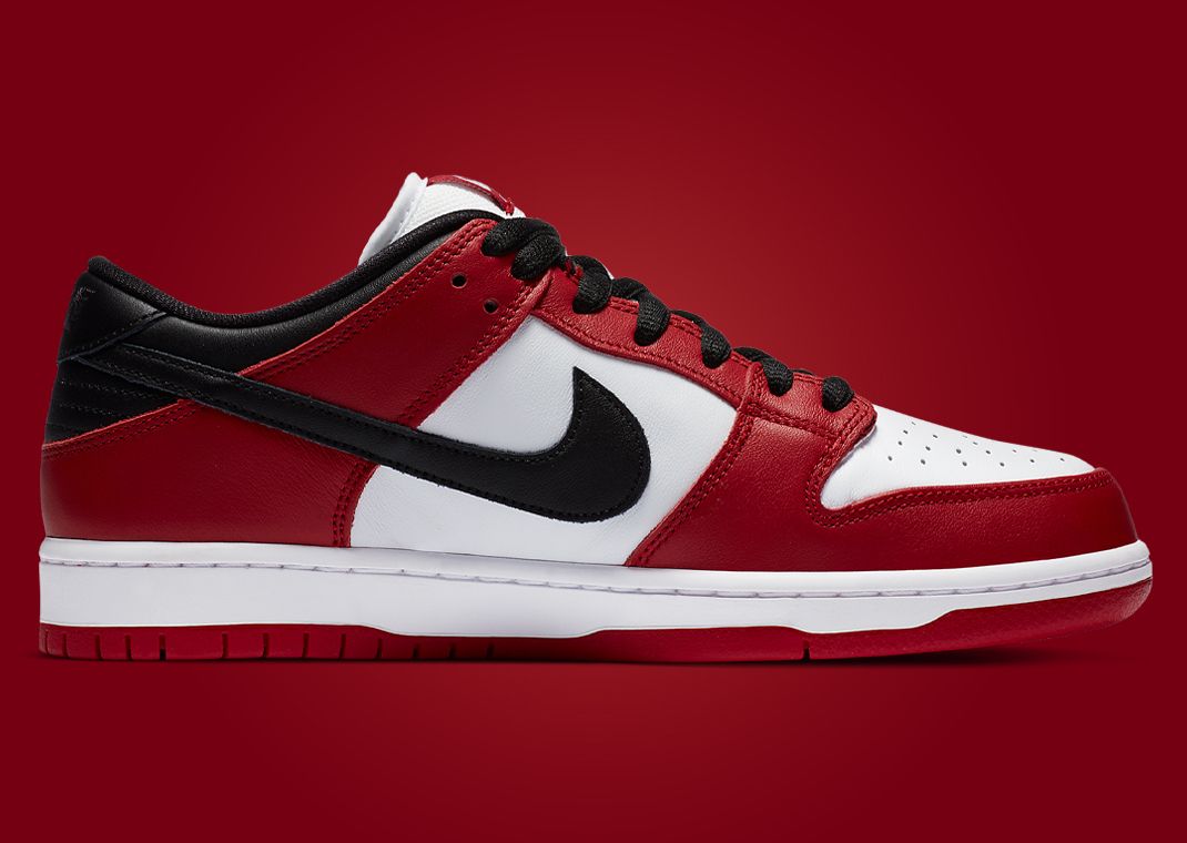 Nike SB Dunk Low Chicago Medial
