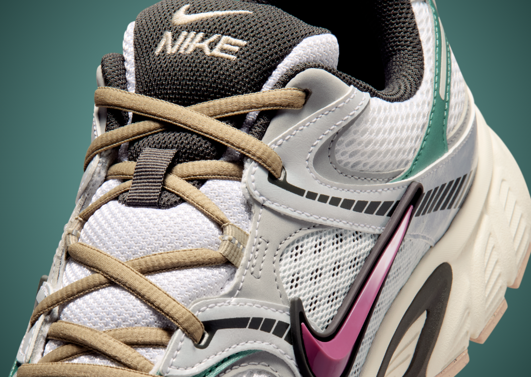 Social Status x Nike V5 RNR White Detail