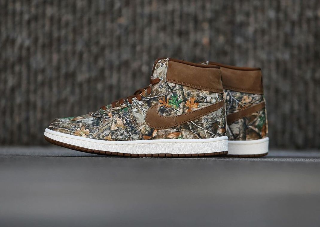 The Jordan Air Ship PE SP Realtree Camo Releases December 2023 display picture 2