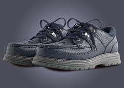 New York Yankees x Clarks 8th St by Ronnie Fieg Sunderland Navy - Angle