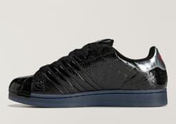 Sp5der x adidas Superstar Black - Medial