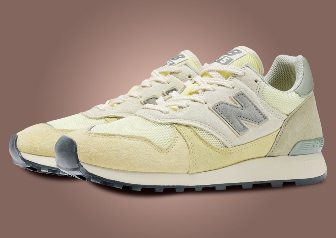 AURALEE x New Balance 475 Light Volt Angle