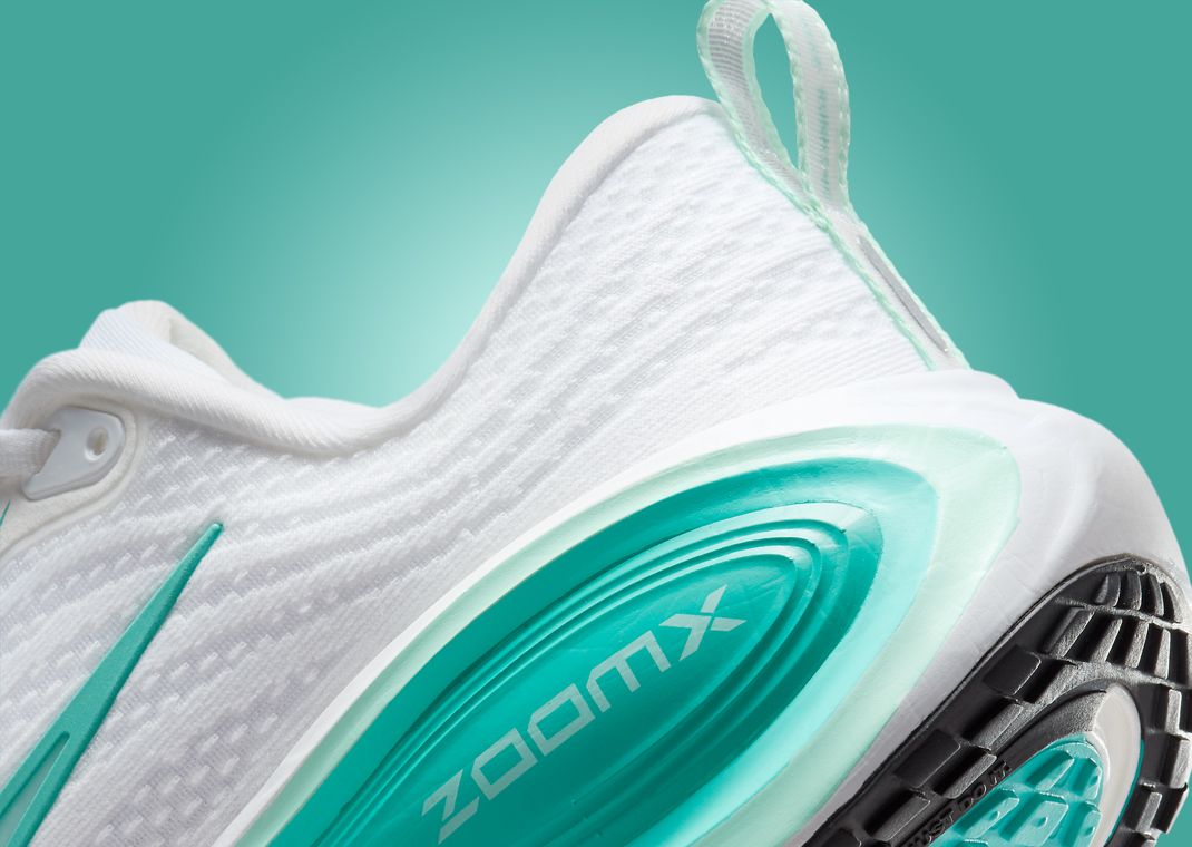 Nike Vomero Plus White Bleached Turquoise (W) Heel Detail