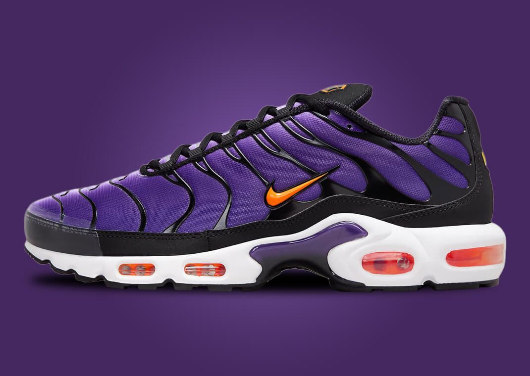 air max plus voltage purple on feet