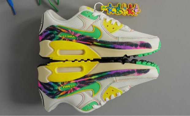 The Grateful Dead and Oregon Ducks Join Forces on a Grateful Ducks Nike Air Max 90