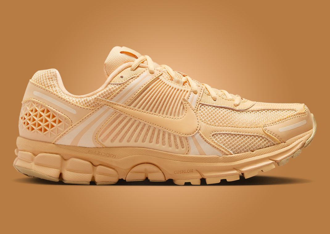 Nike Zoom Vomero 5 Celestial Gold Lateral