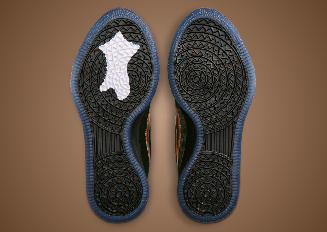 Nike Book 2 Haven and Hector - Bottom