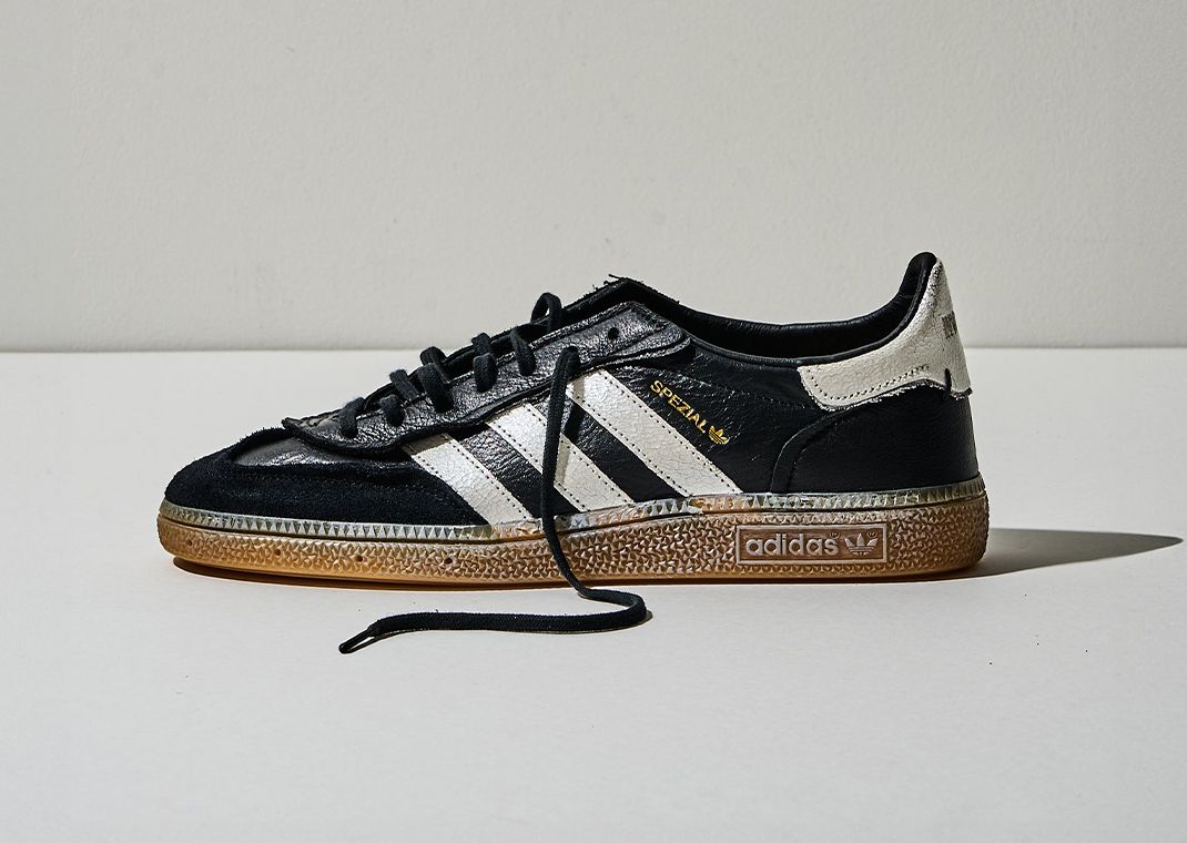 Invincible x adidas Handball Spezial Black Lateral