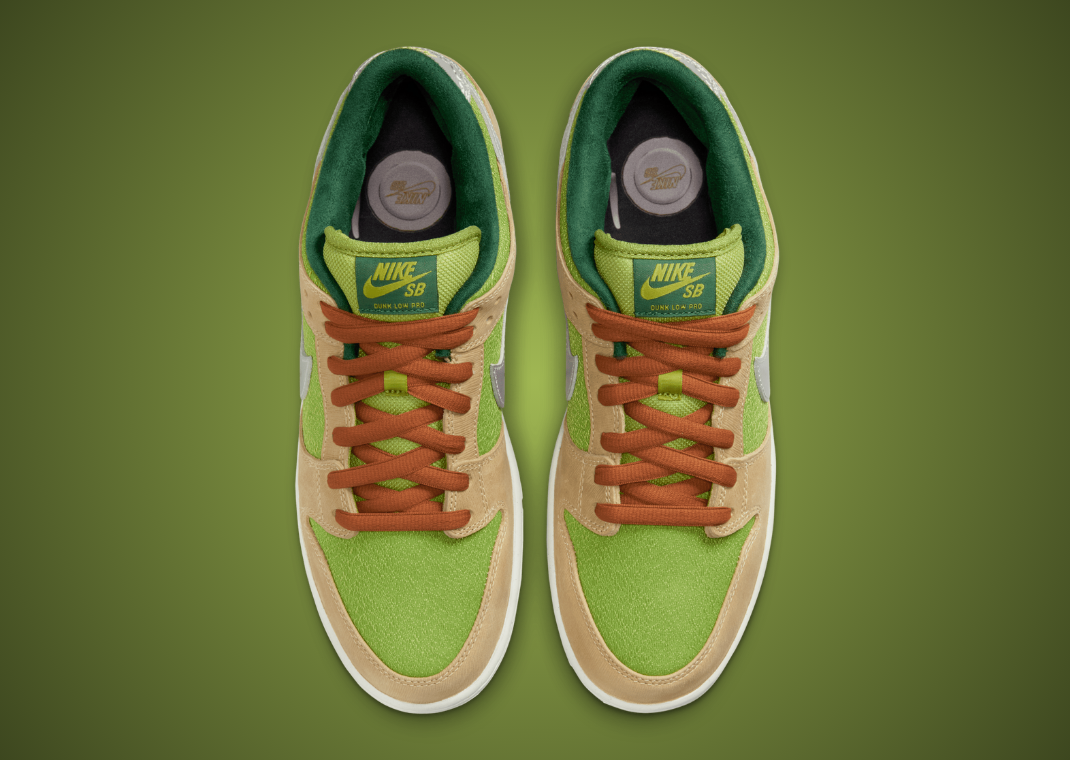 Nike SB Dunk Low WC Escargot Lateral Top