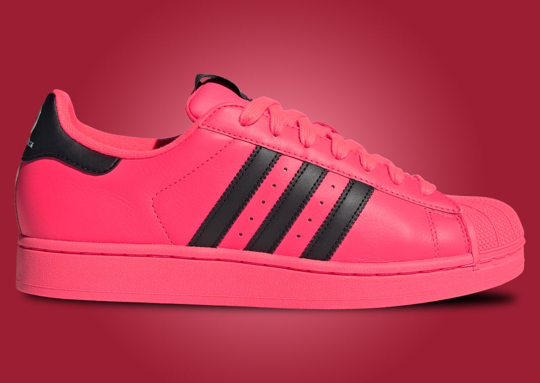 Mercedes AMG Petronas Formula One Team x adidas Superstar Lateral