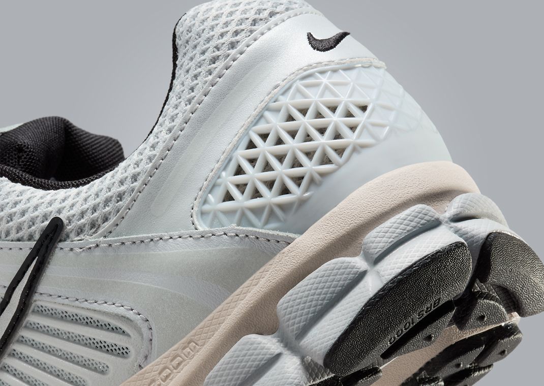 Nike Zoom Vomero 5 Pure Platinum Light Orewood Brown (W) Heel Detail