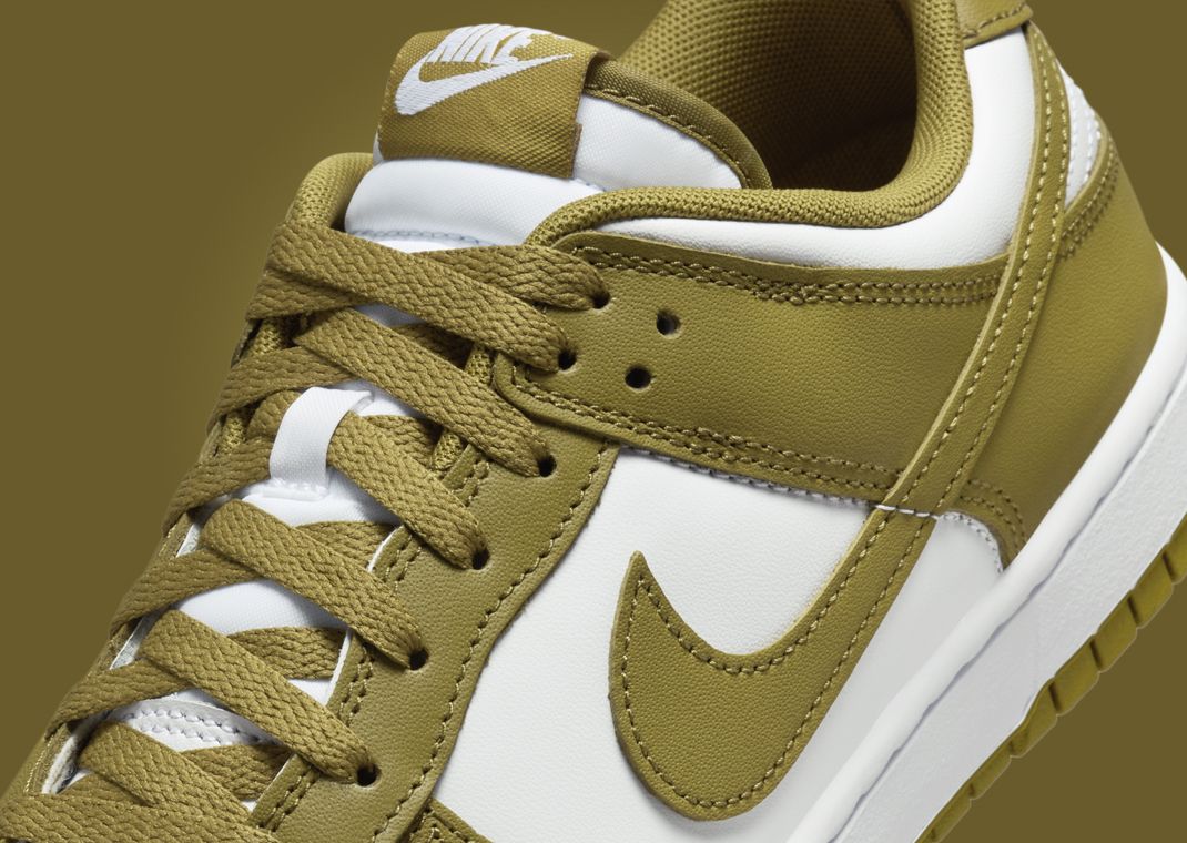 Nike Dunk Low Pacific Moss Midfoot Detail